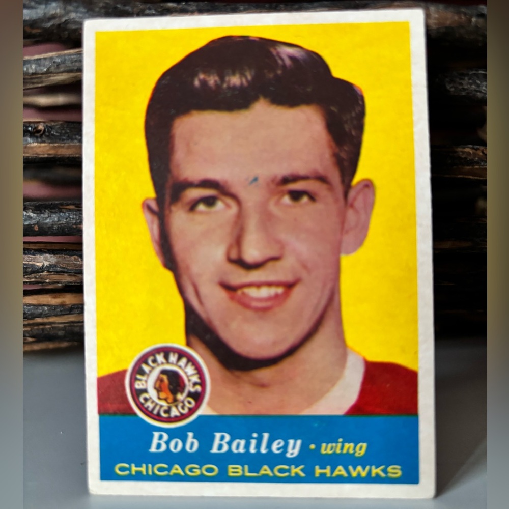 Vintage 1957-58 Bob Bailey Chicago Black Hawks Hockey Card